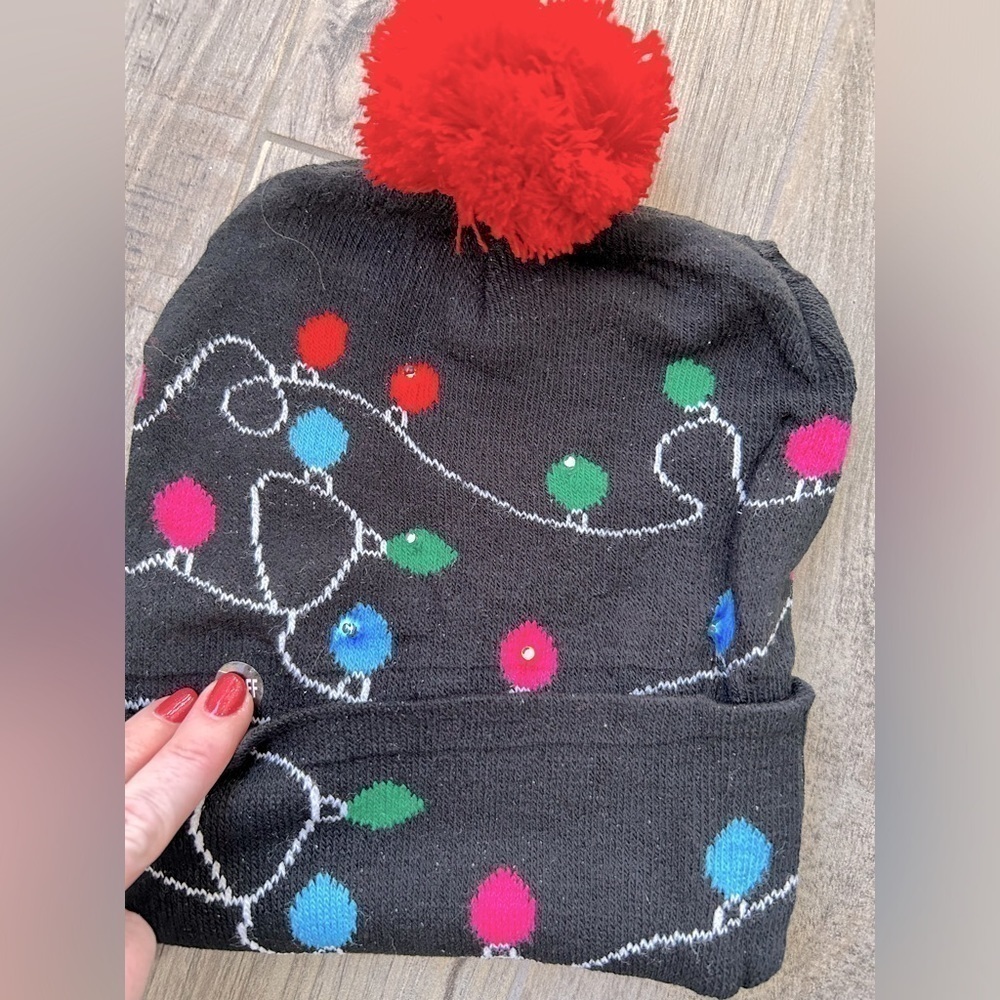 LED Light Up Christmas Beanie Hat - Picture 2 of 4